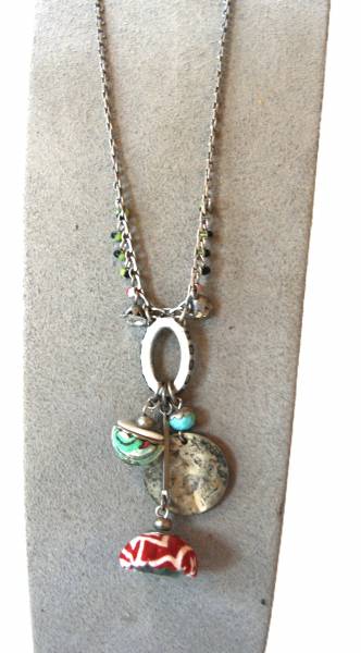 Collier Hip, Ayala Bar